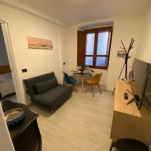 https://casa-zinzuledda-cagliari.in-sardinia.net